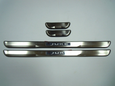 Nissan Juke (10–) Накладки на дверные пороги с логотипом и LED подсветкой, нерж.